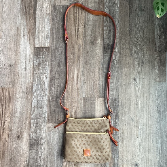 Dooney & Bourke Crossbody - Picture 5 of 12